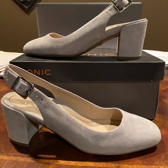 Vionic Shoes - Vionic Nareen gray suede asst medium new